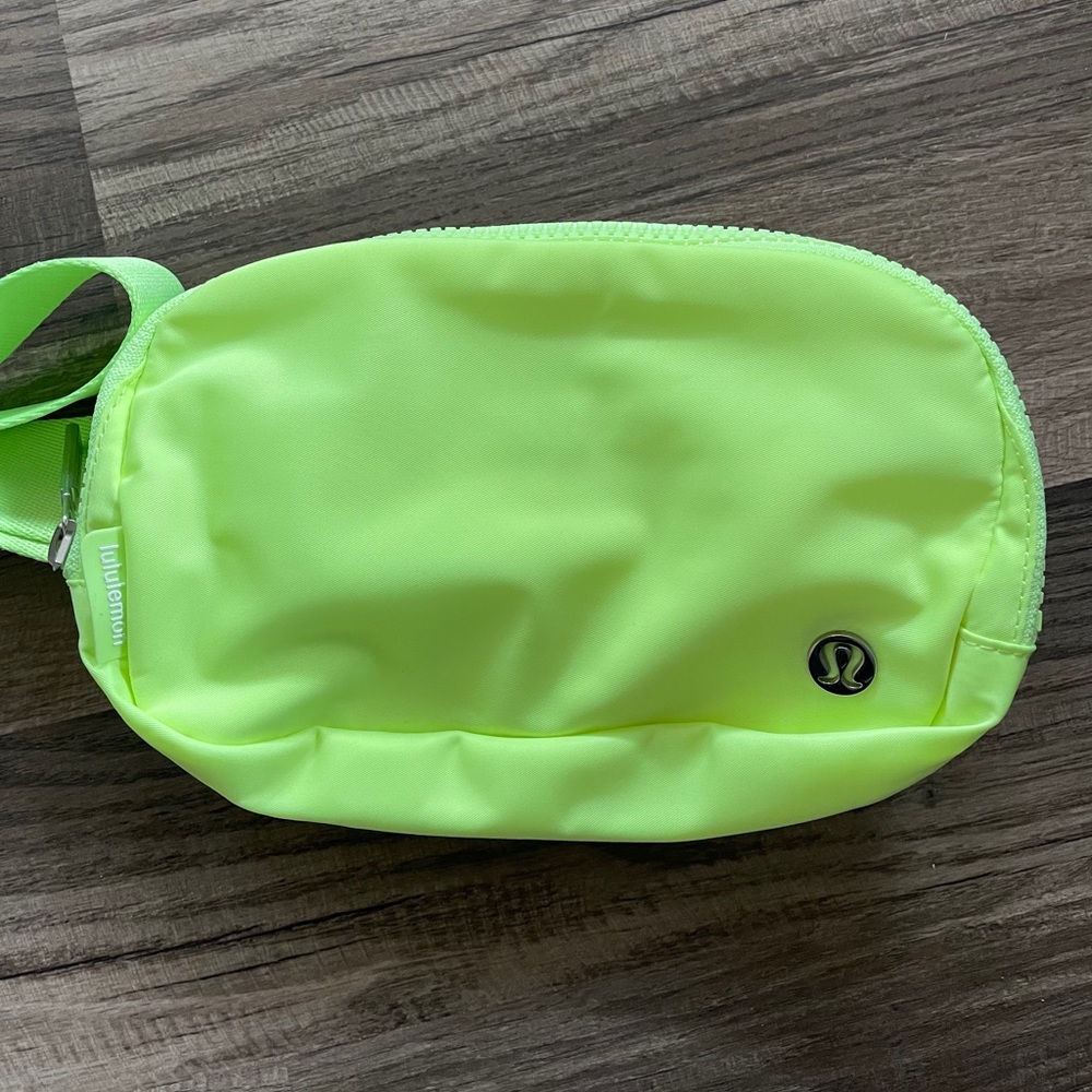 Lululemon belt bag faded zap